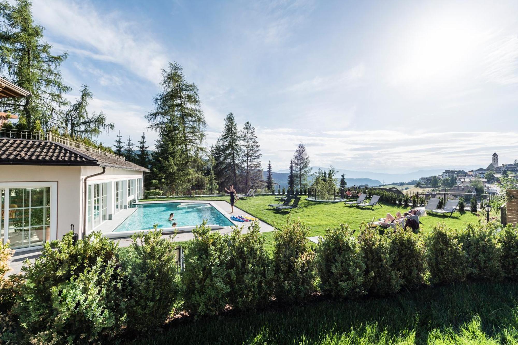 Wellnesshotel Erica Nova Ponente Bagian luar foto