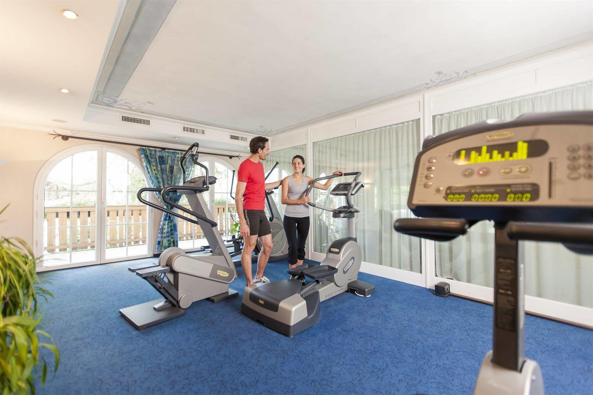 Wellnesshotel Erica Nova Ponente Bagian luar foto